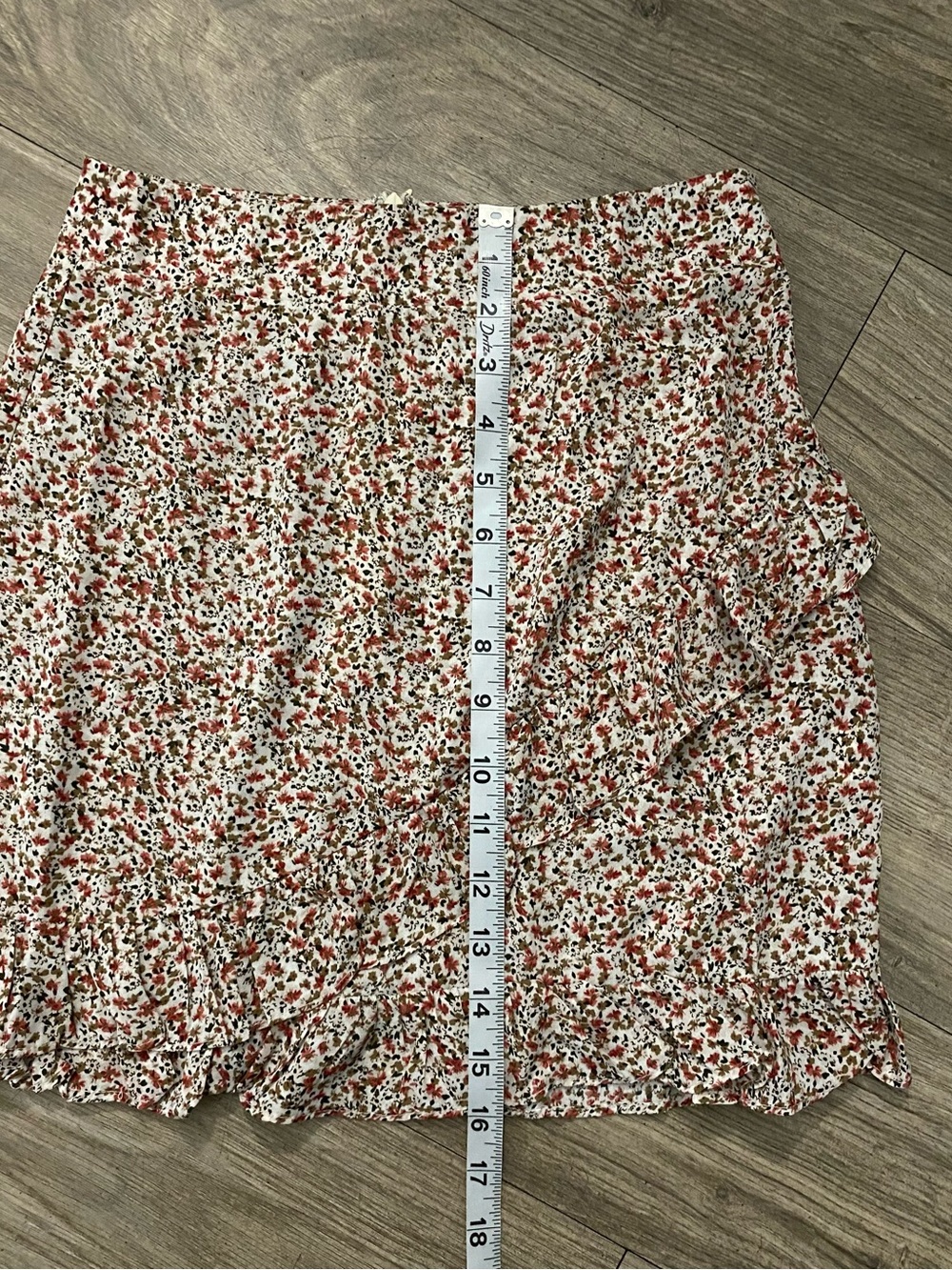 Princess Polly White Mini Skirt with Red Floral Pattern - Picture 4 of 7